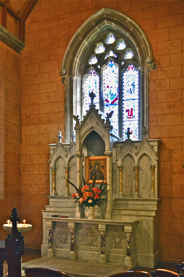 NEChapelAltar