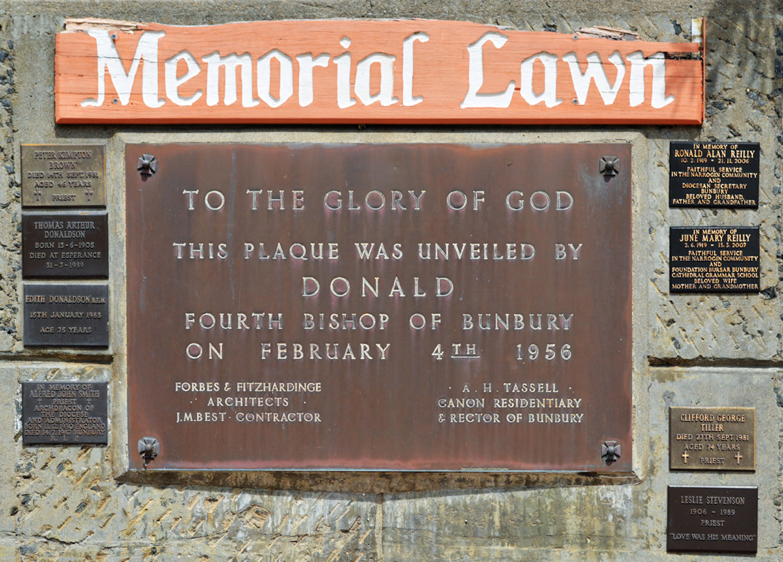 MemorialLawnPlaque