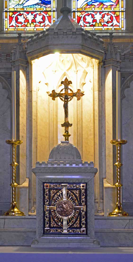 CrucifixAndTabernacle