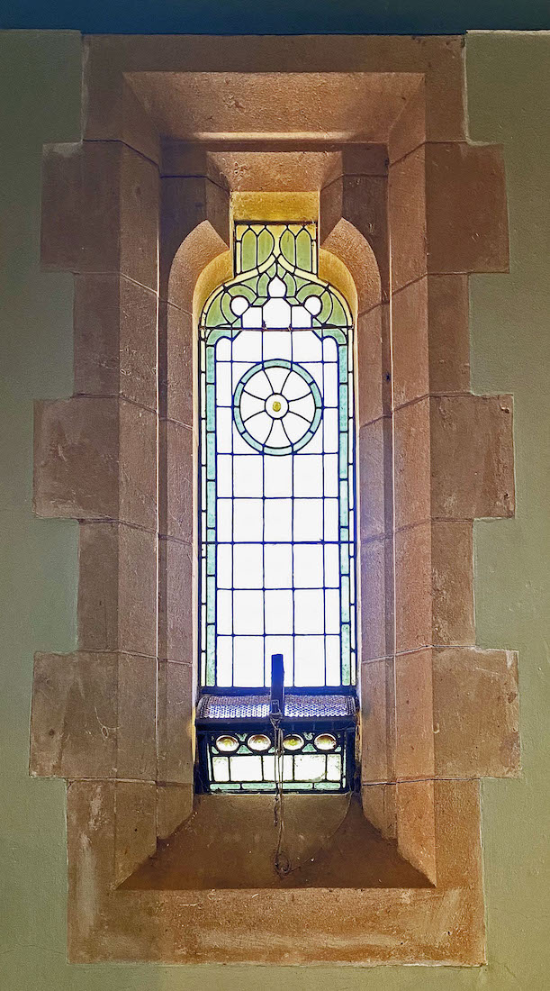 VestryWindow