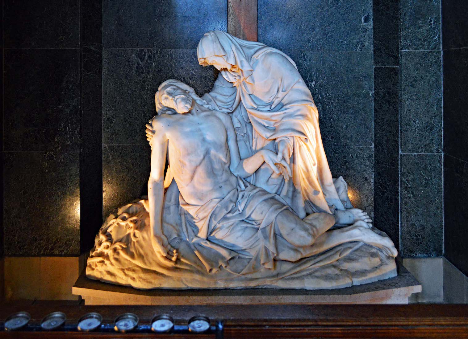 24 Pietà