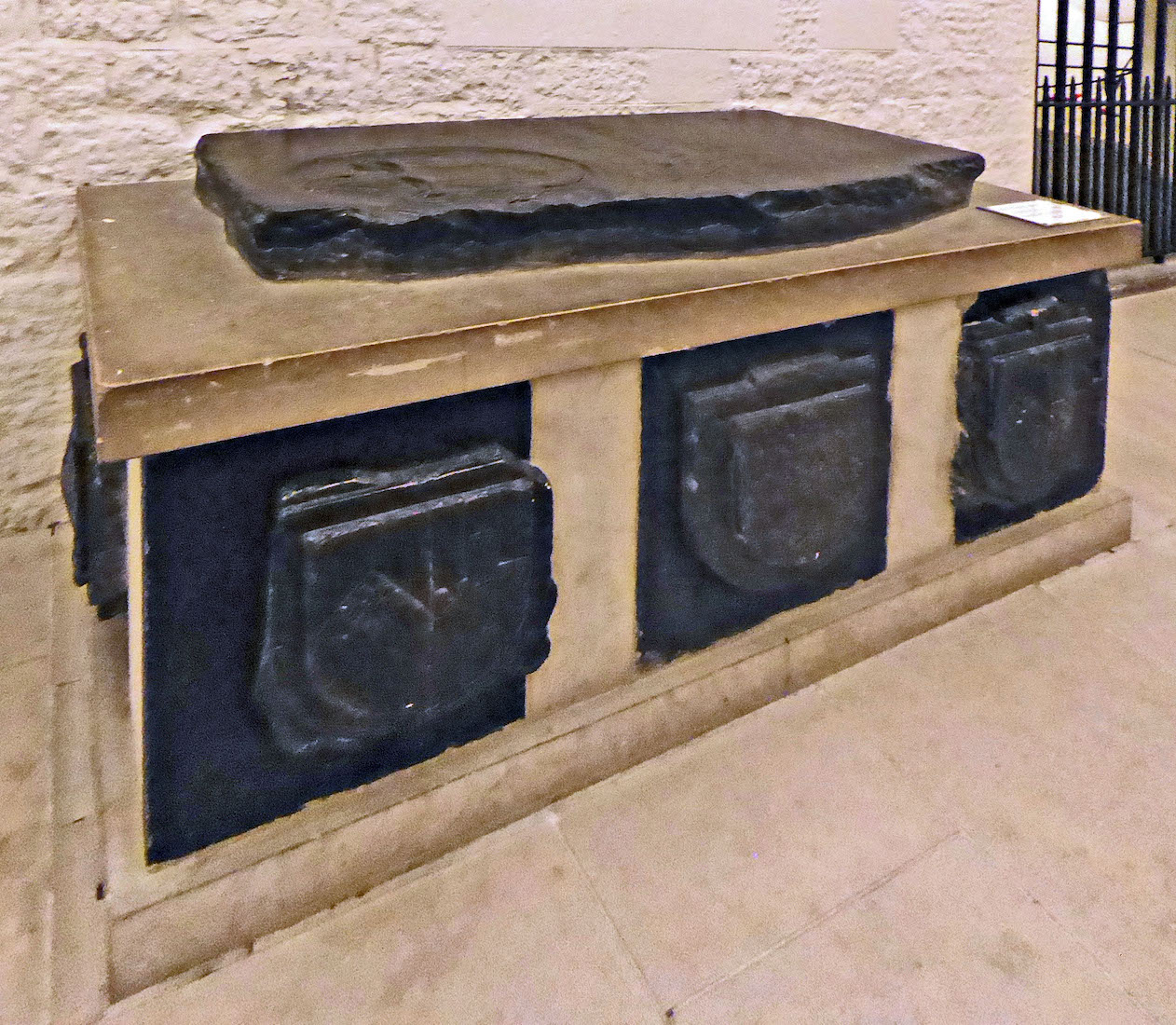 BBpBrianWaltonTomb