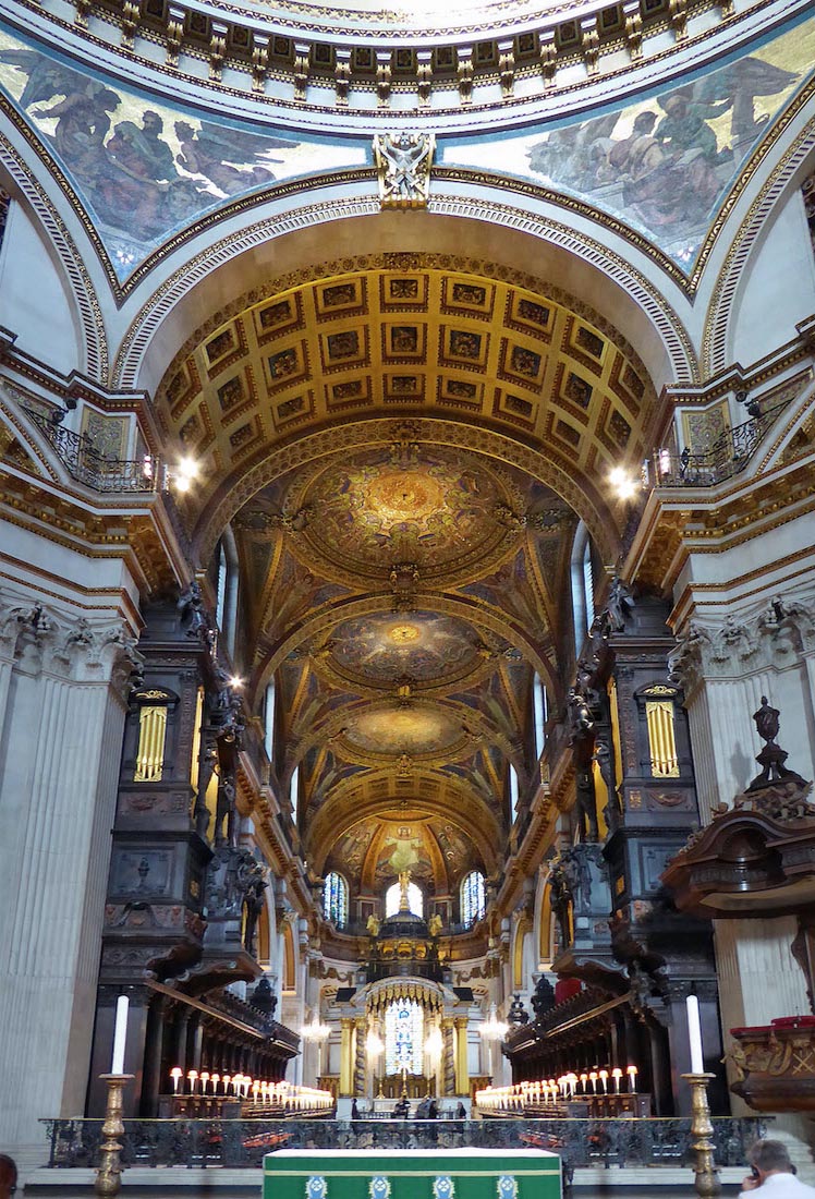 E21AChoirCentralAisle