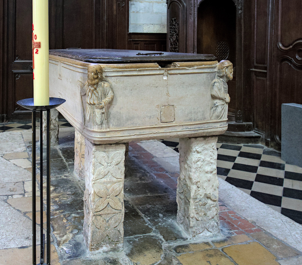 T9g14BaptismalFont4CD