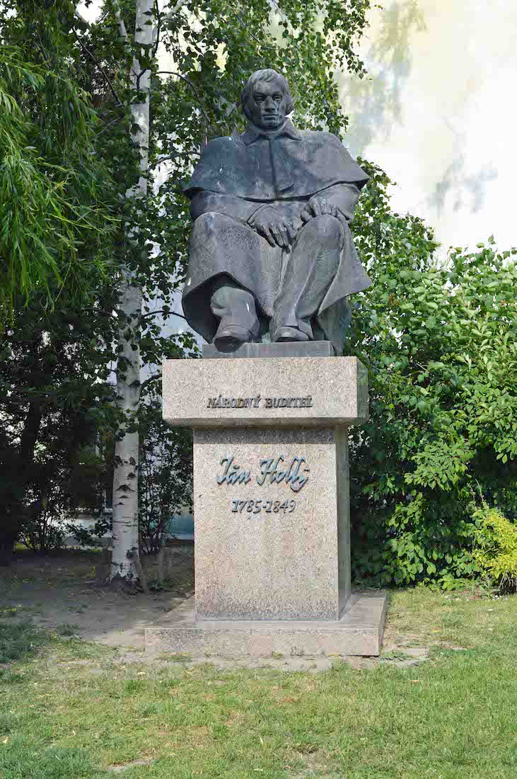 JanHolly17851849Statue