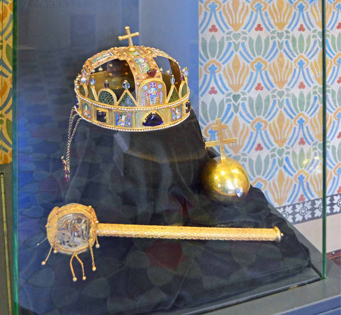 T06ReplicasHolyCrownSceptreOrb