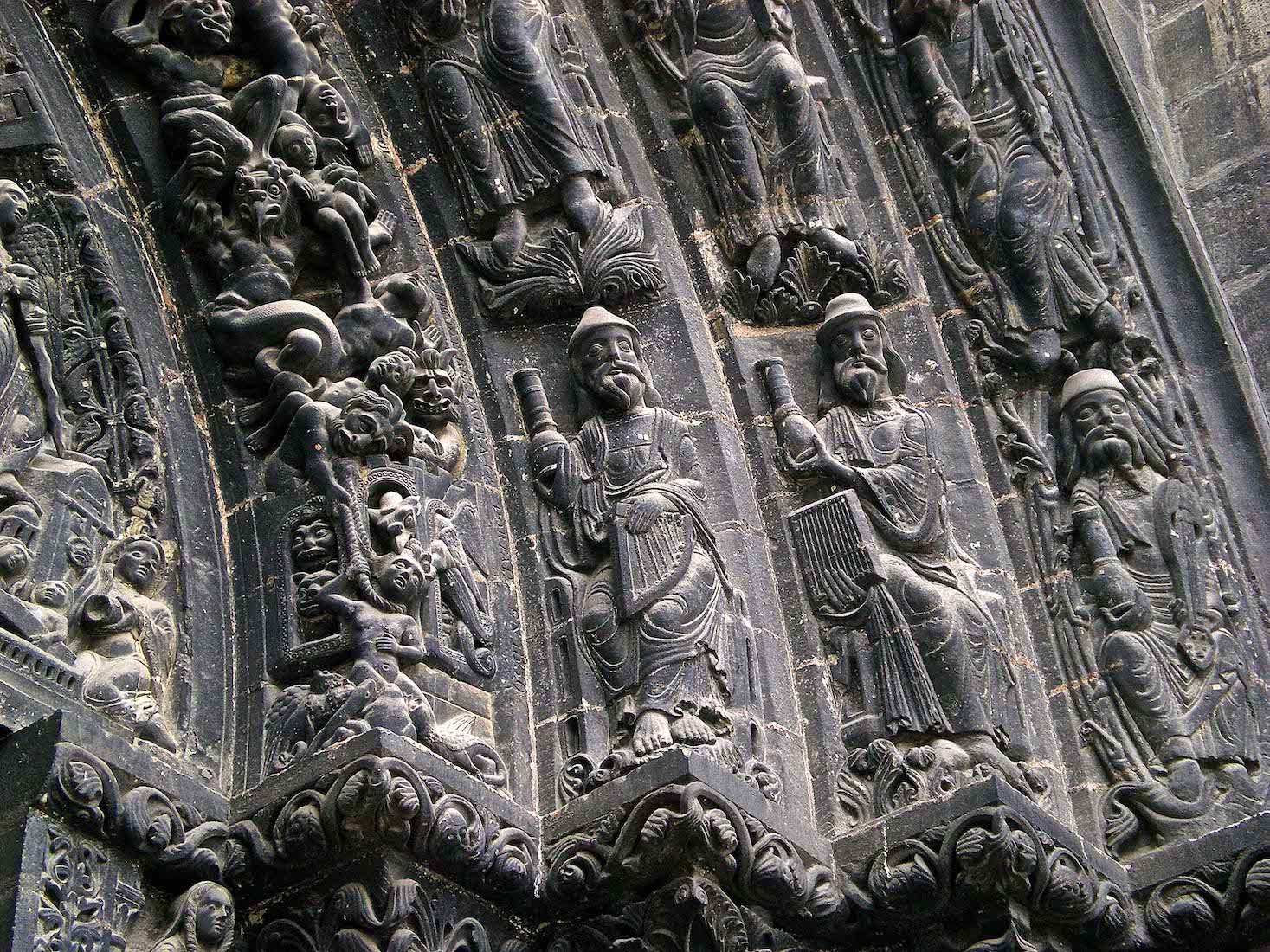 WDoorSTympanumDetail