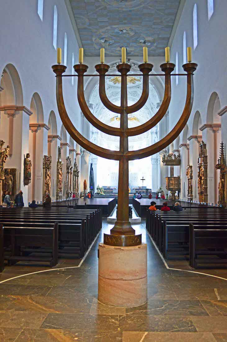 GiantMenorah2