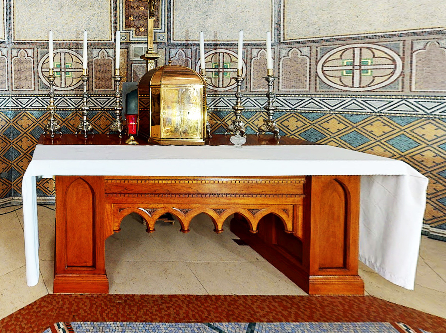 AHighAltar