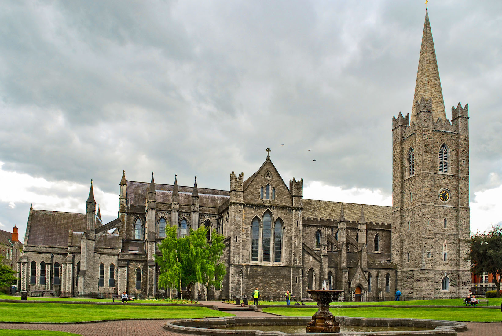 NViewCathedralLM