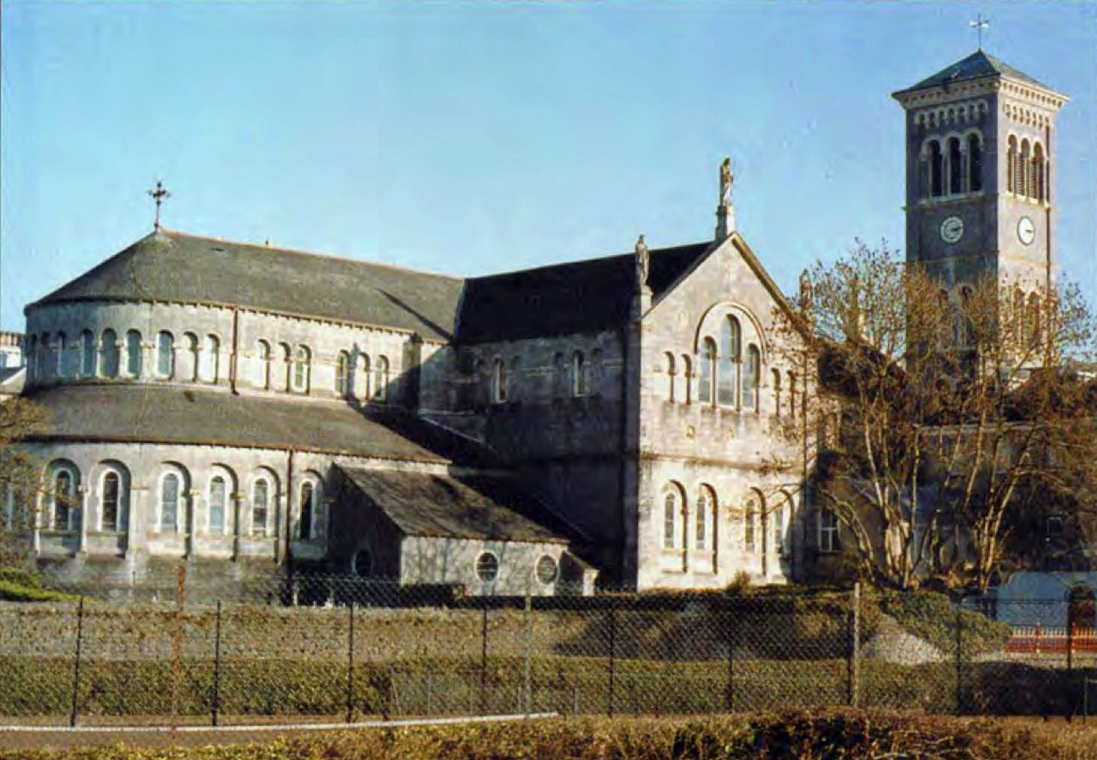 BNEViewfromtheUrsulineConventGardenCathedral